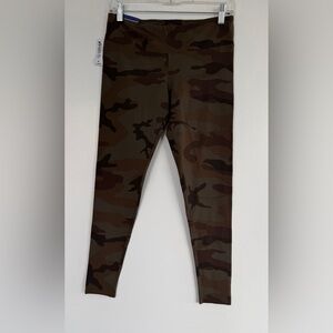 Aritzia TNA NWT Equator,Color: Kona, Camouflage Leggings, Mid Rise, Skinny Sz.M